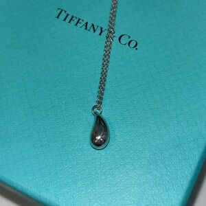AUTH Tiffany & Co. Silver Small Teardrop Pendant Necklace